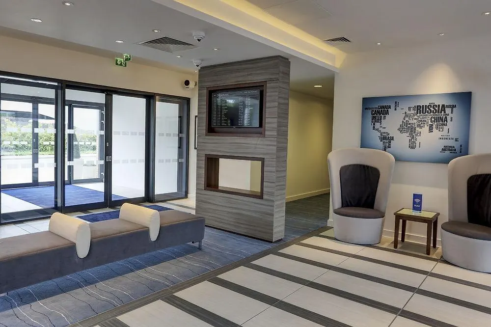 Hotel Holiday Inn Express London - Excel By Ihg