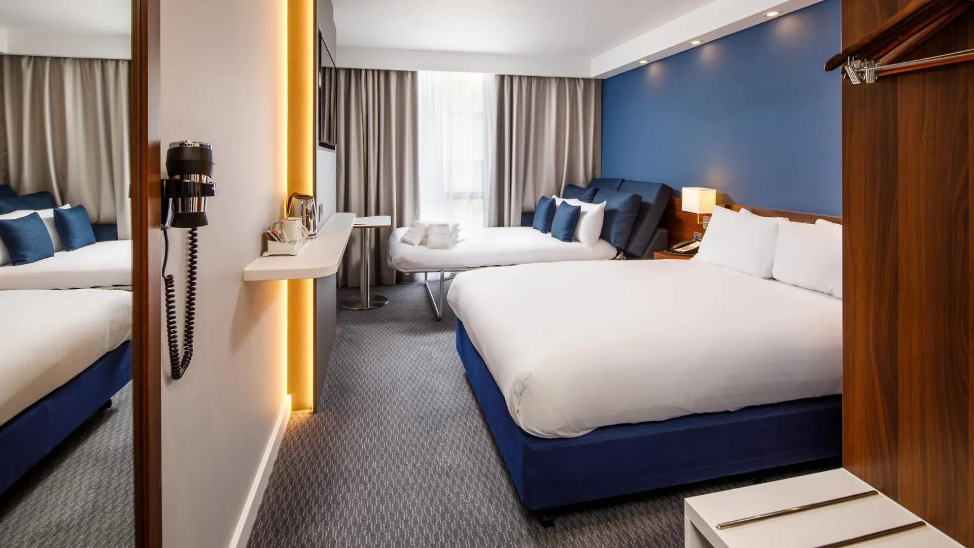 *** Hotel Holiday Inn Express London - Excel By Ihg United Kingdom
