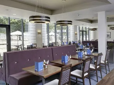 Hotel Holiday Inn Express London - Excel By Ihg
