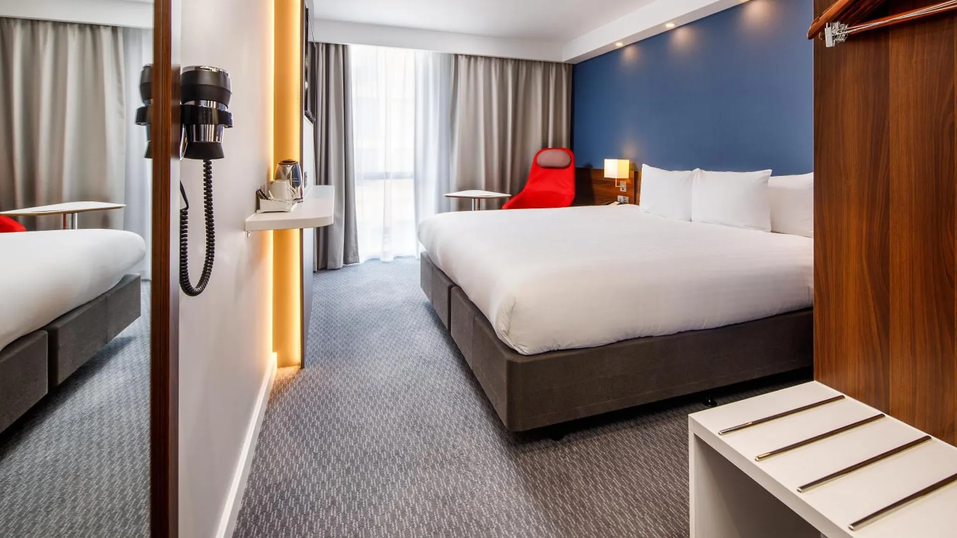 Holiday Inn Express London - Excel By Ihg Hotel