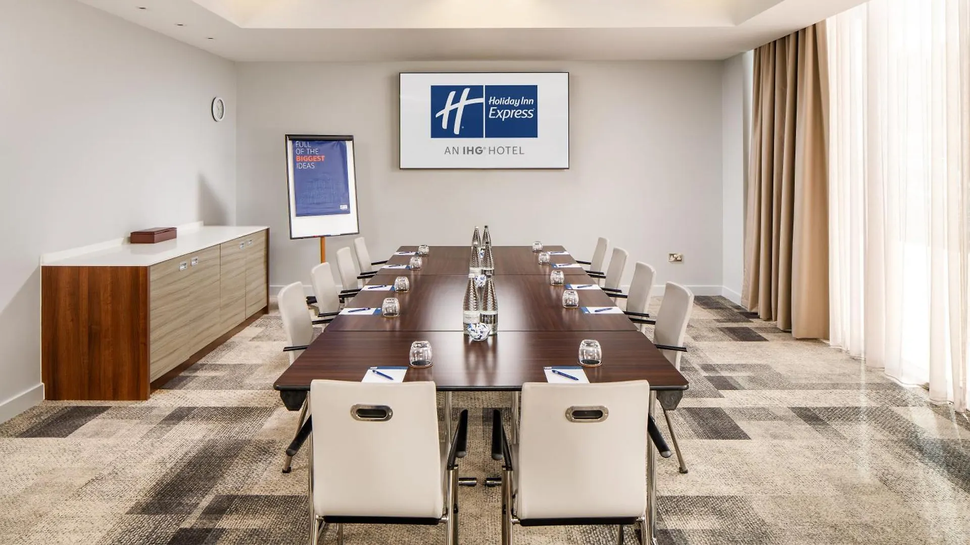 Holiday Inn Express London - Excel By Ihg 3*,