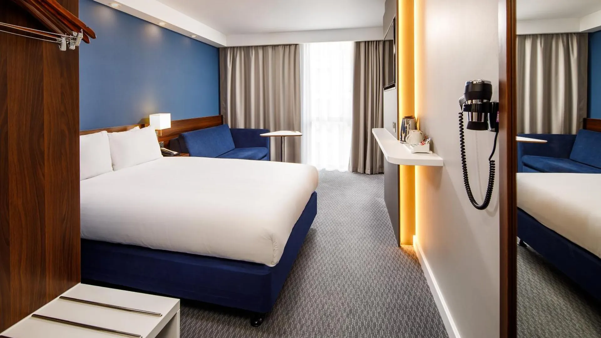 Holiday Inn Express London - Excel By Ihg 3*,