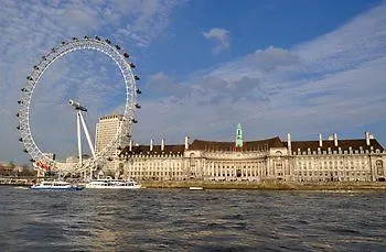 Holiday Inn Express London - Excel By Ihg Hotel