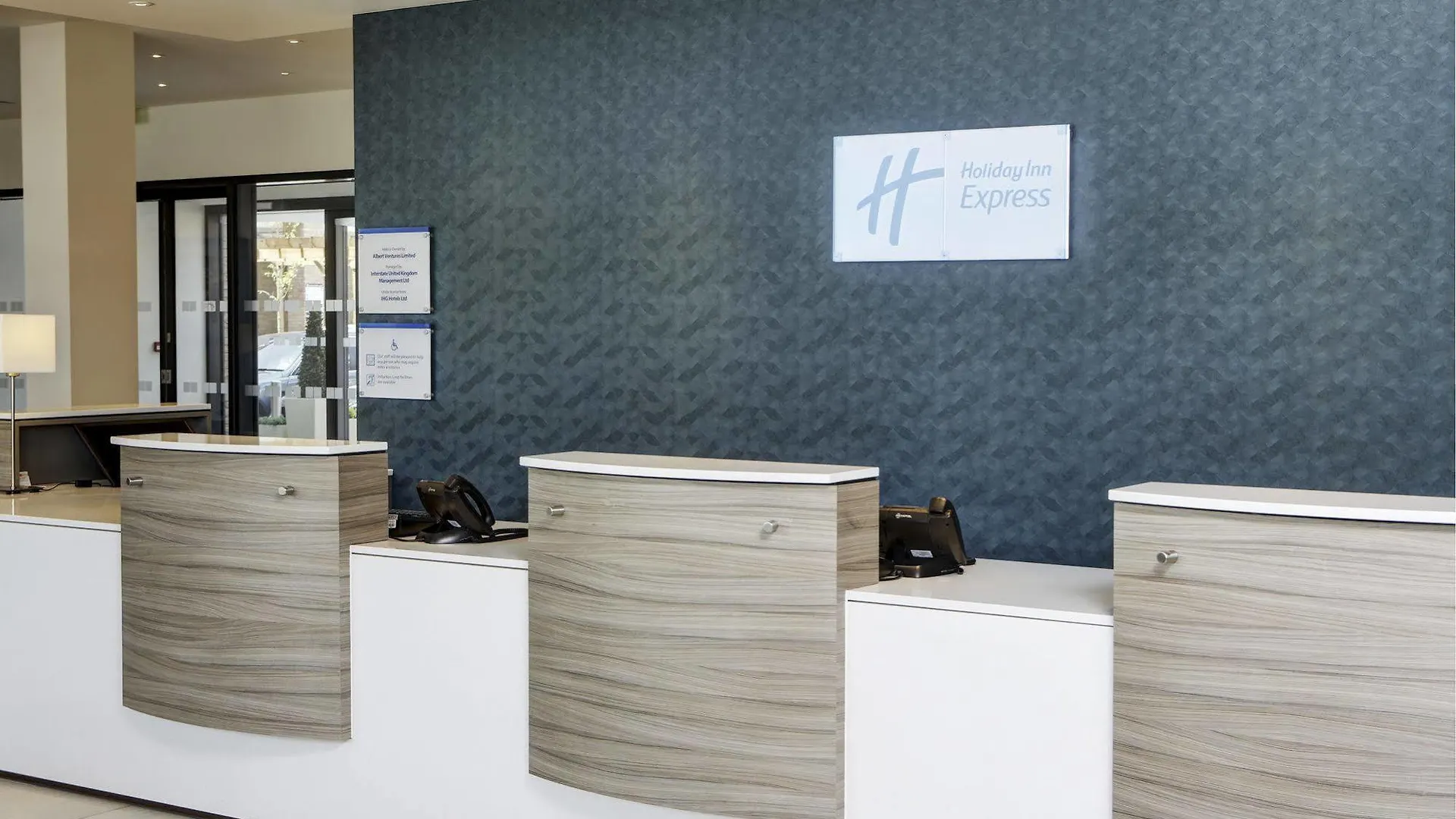 Holiday Inn Express London - Excel By Ihg Hotel
